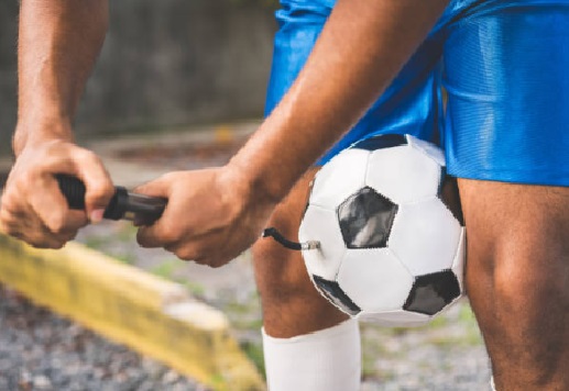 Hoe kies je een goede pomp voor het oppompen van een voetbal?